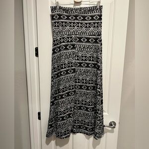 Frumos Black and White Boho Tribal Patterned Women's Skirt/Strapless dress 1XL
